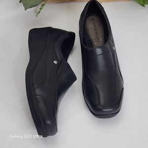 Naturalizer Black Leather Women's Loafers